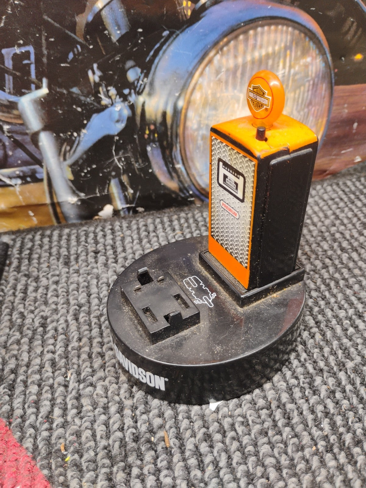 "Harley-Davidson" Radio Control Motorcycle Docking Charger  VRSCA V-ROD 49MHZ