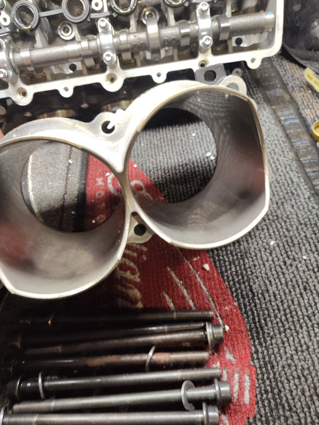 Triumph Speed Triple 1200 RS RR 2021 engine cylinder barrel piston pistons