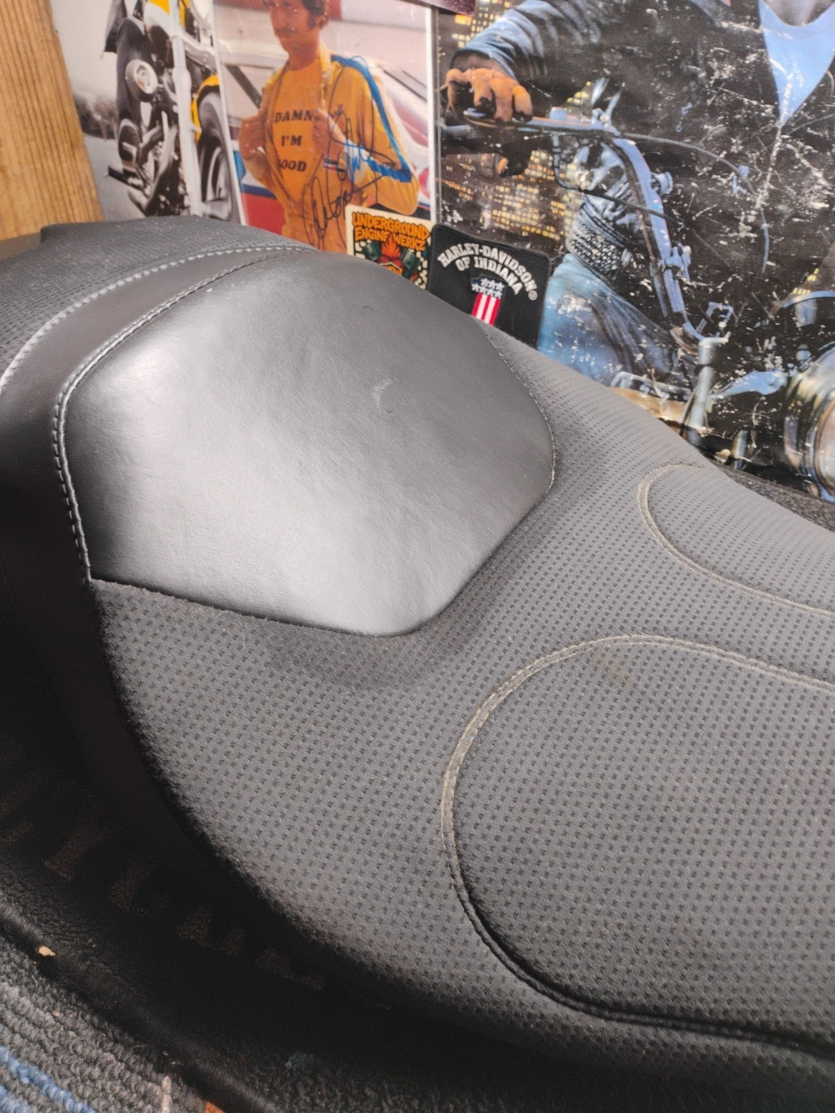 OEM Harley-Davidson Road Zeppelin Air Seat Dyna 2006-Up 52000147