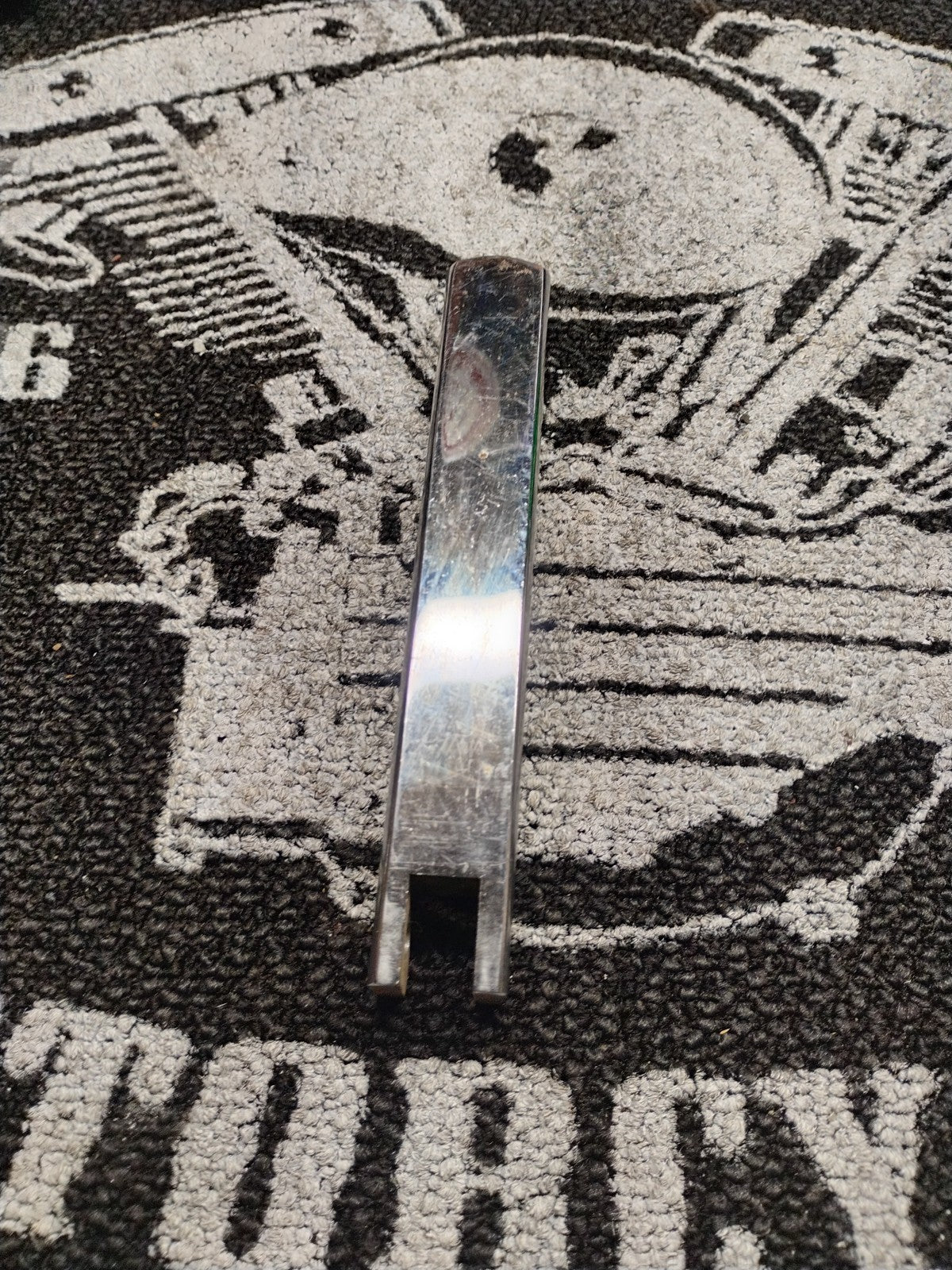 90 HARLEY-DAVIDSON SPORTSTER 883 XLH HUGGER LEFT FRONT FOOT REST PEG STEP