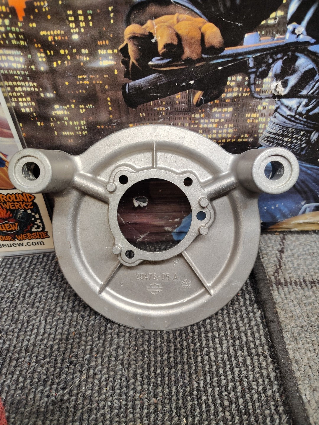 29478- 05 Harley Davidson Electra Ultra Classic AIR CLEANER BACKING PLATE 