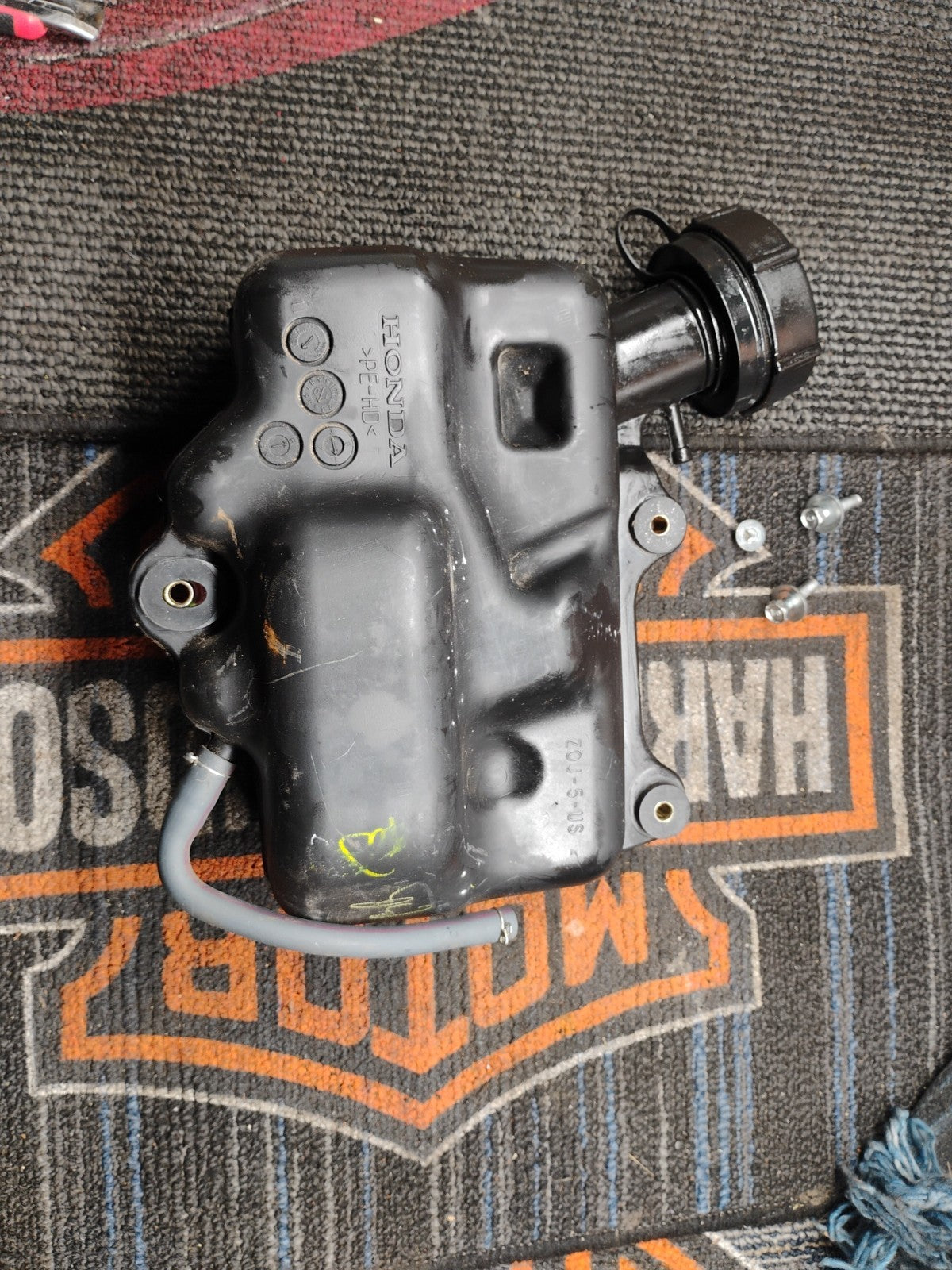 HONDA HS520 FUEL TANK & GAS CAP  WITH HARDWARE