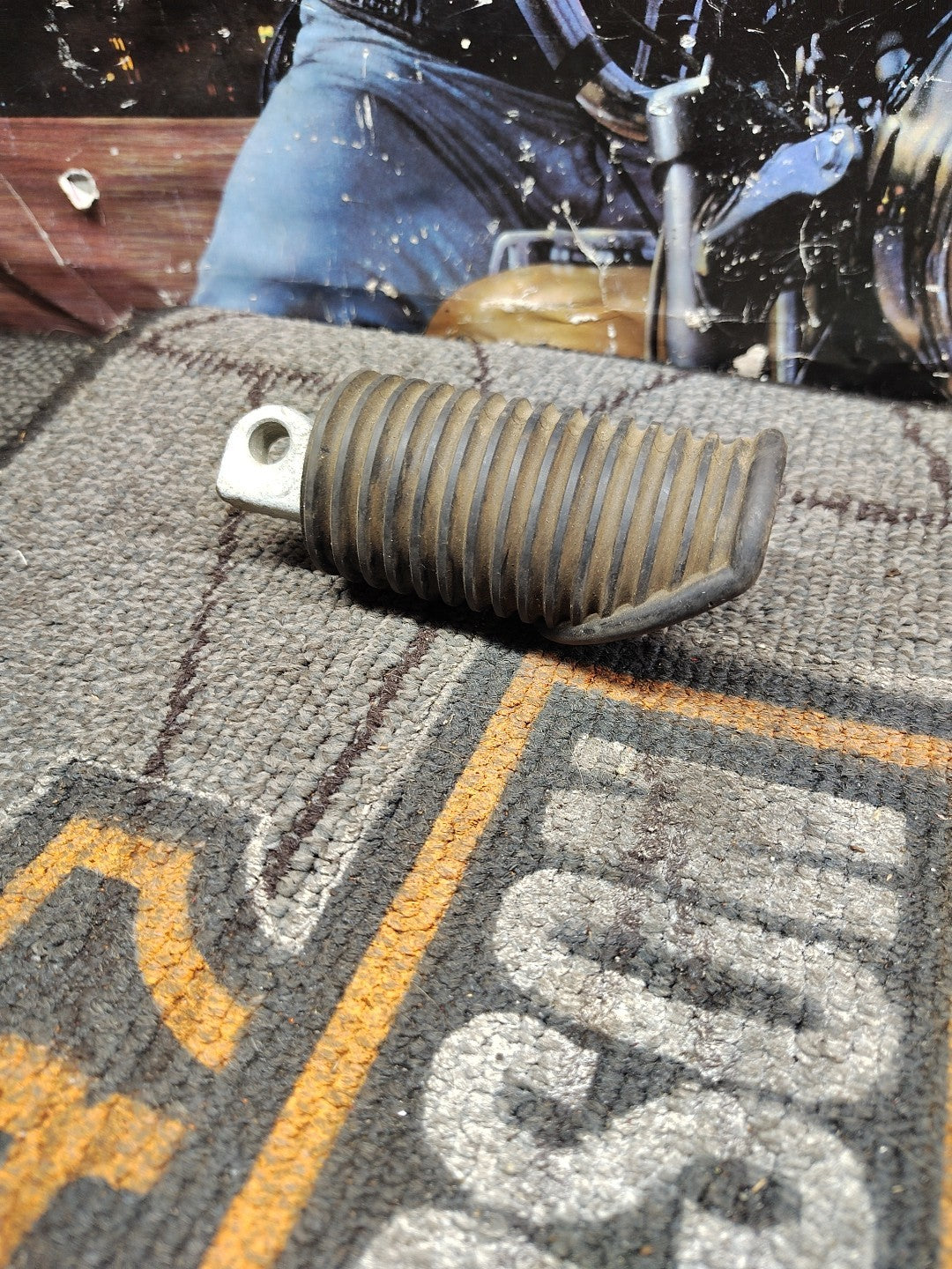 HARLEY DAVIDSON FXR OEM 50647-82 DRIVER FOOTPEG