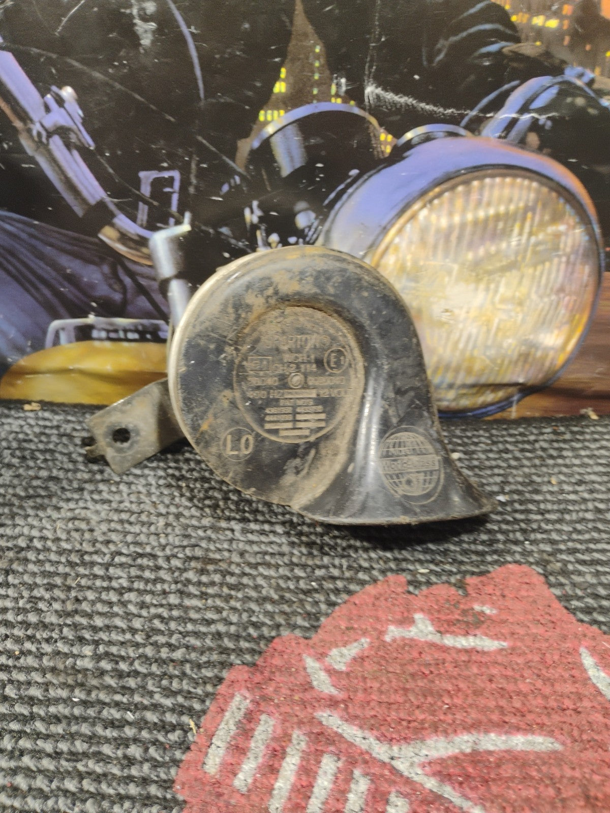 Jeep Wrangler YJ 92-95 OEM Horn Under the Hood Sparton 2.5 Cylinder