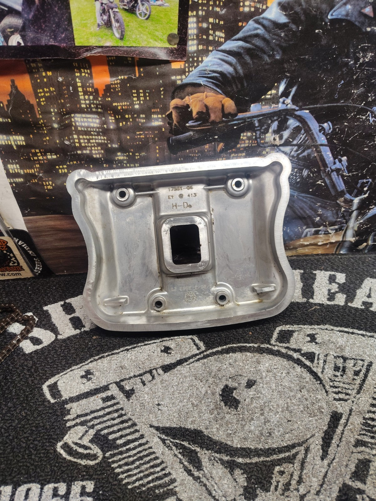 Harley Sportster Rocker Box Cover Polished Aluminum OEM 17581-04 XL 883 1200