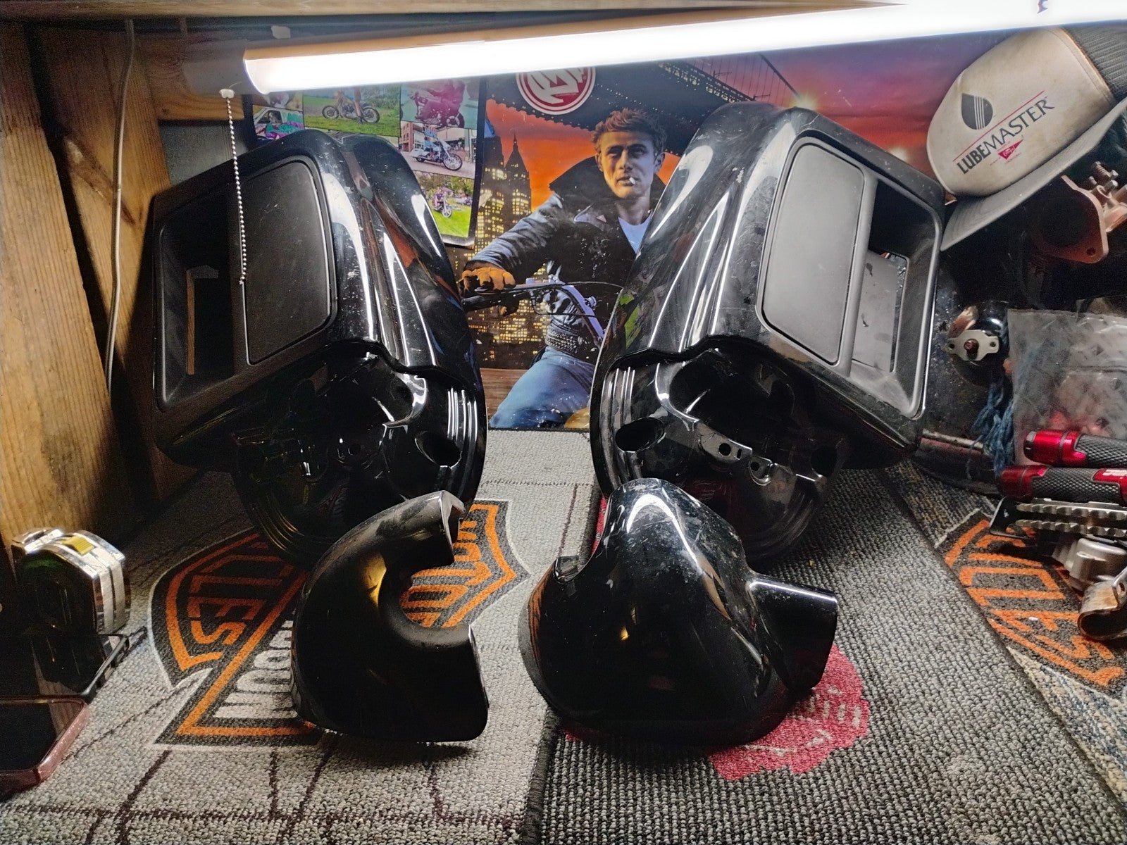 Harley 14-23 Touring Vented Lower Leg Fairing Glove Box