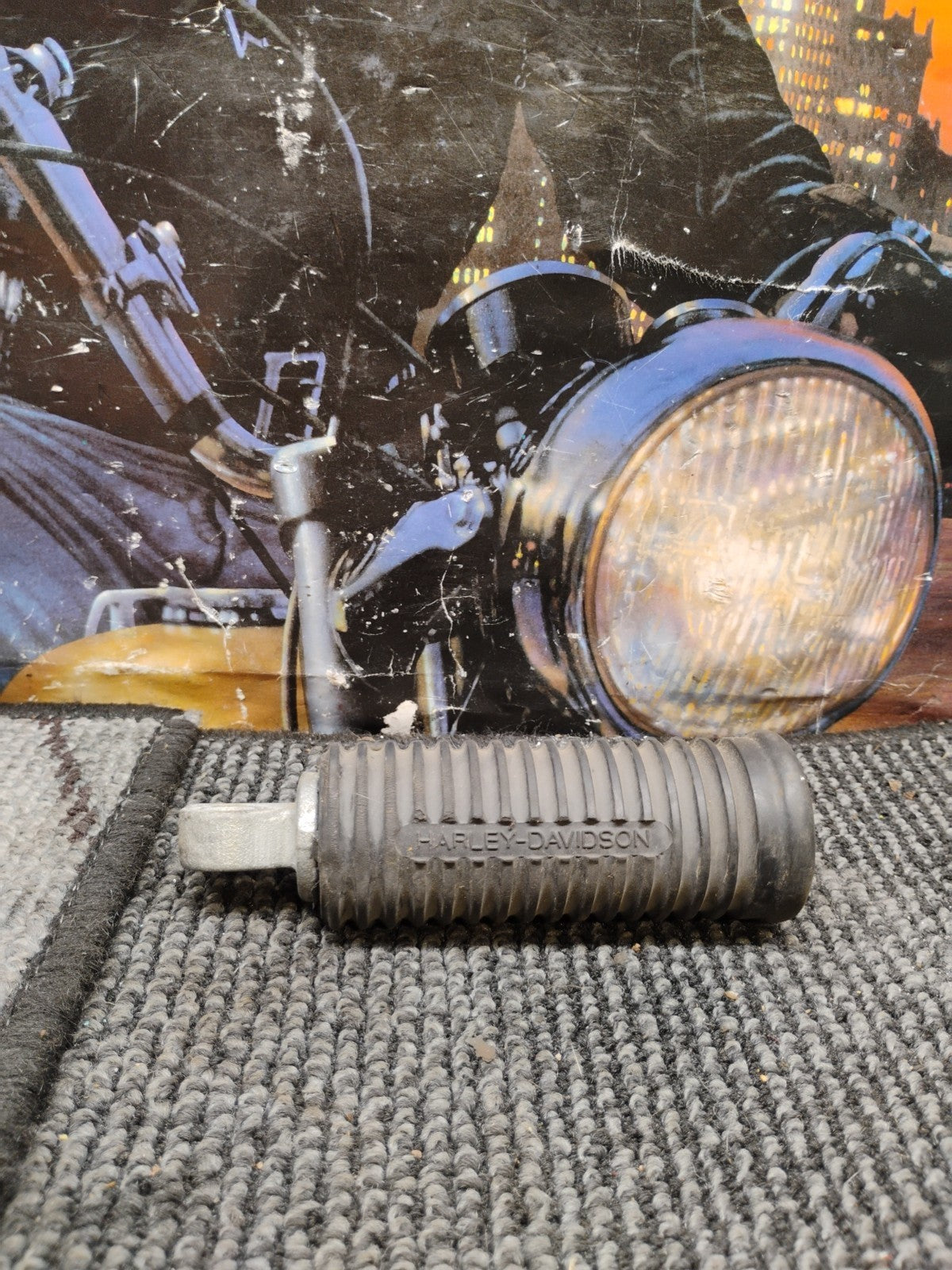 NOS OEM HARLEY DAVIDSON LARGE DIAMETER RUBBER FOOT PEG Right Side  PN 49110-98