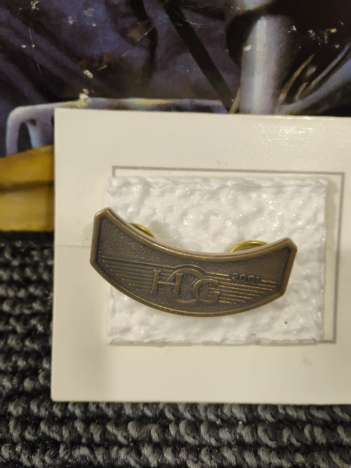 HARLEY DAVIDSON MOTORCYLE PINBACK PIN vintage badge emblem cycle hog 2001