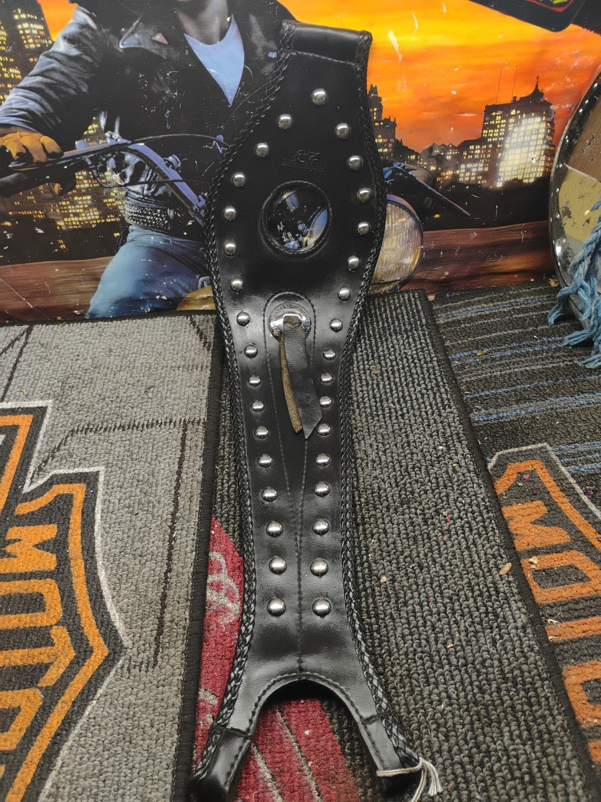 04-19 Harley Davidson Sportster Mustang Tank Bib 