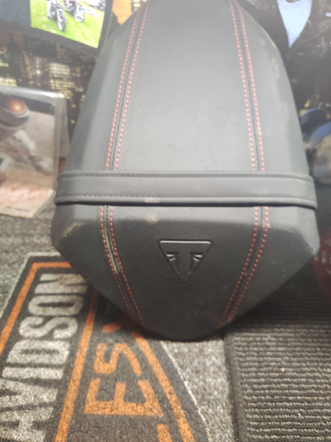 T2309818 GENUINE TRIUMPH SPEED TRIPLE R  BLACK AND RED PILLION SEAT