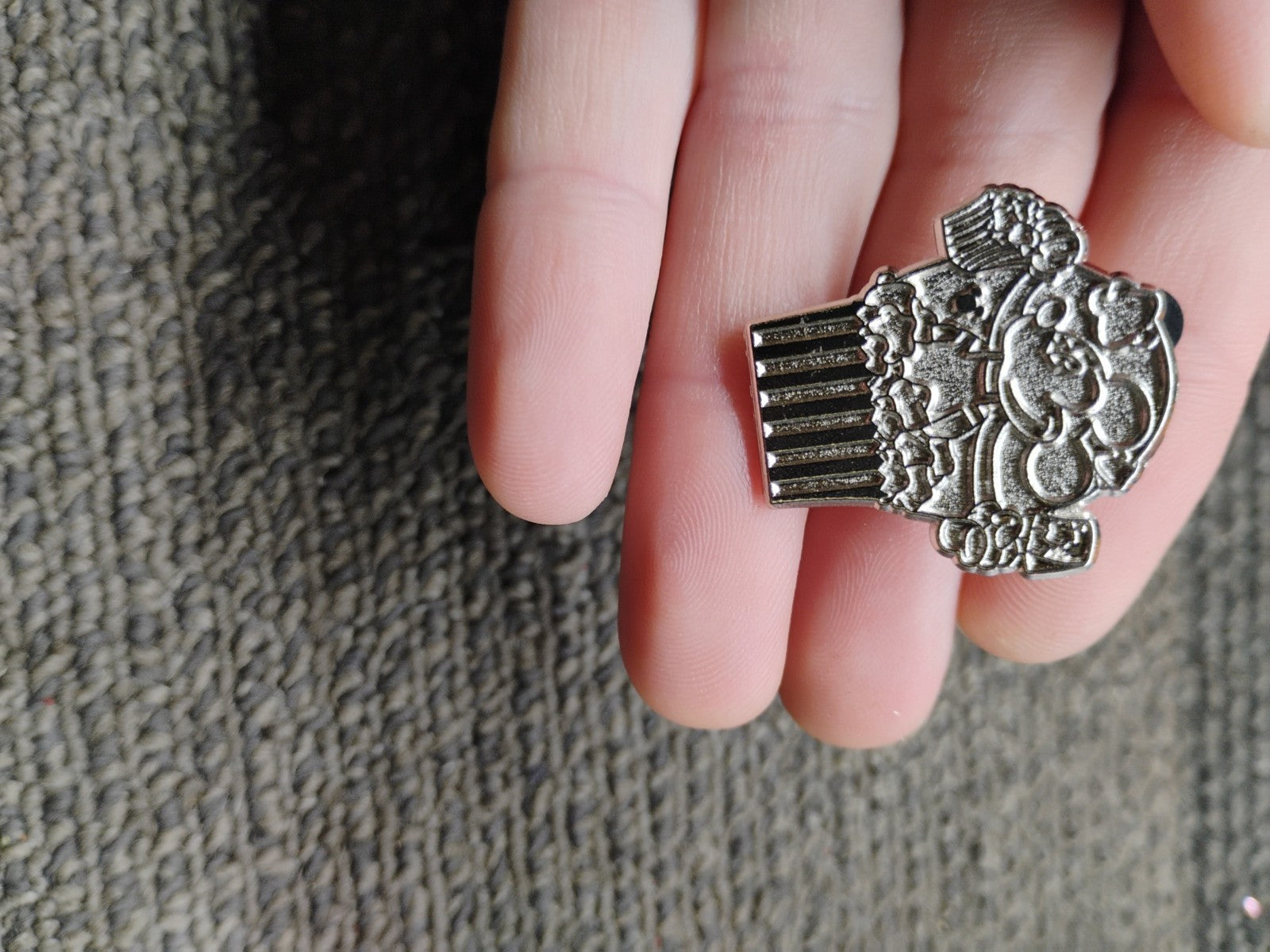 DISNEY 2013 TRADING PIN HIDDEN MICKEY 1 OF 20 CHARACTER CHASER POPCORN MICKEY