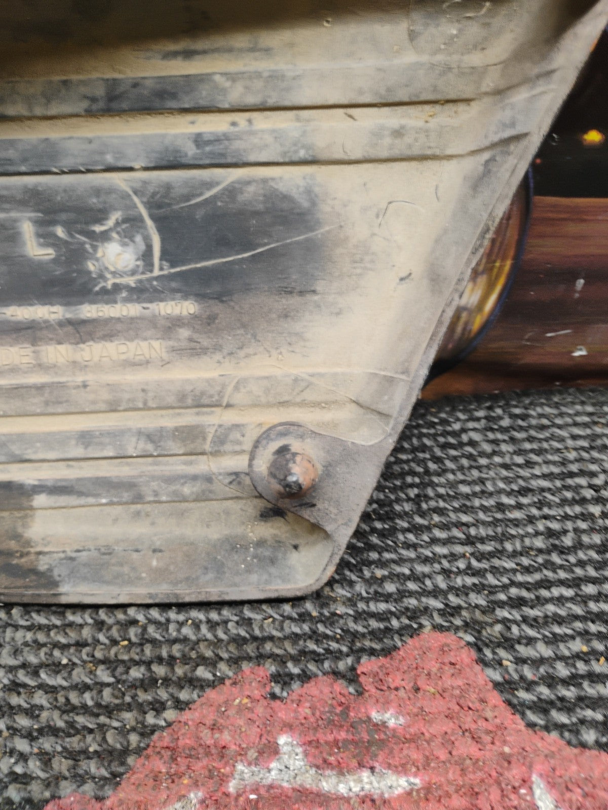 1980-1983 KAWASAKI LTD440 LEFT SIDE COVER ORANGE *