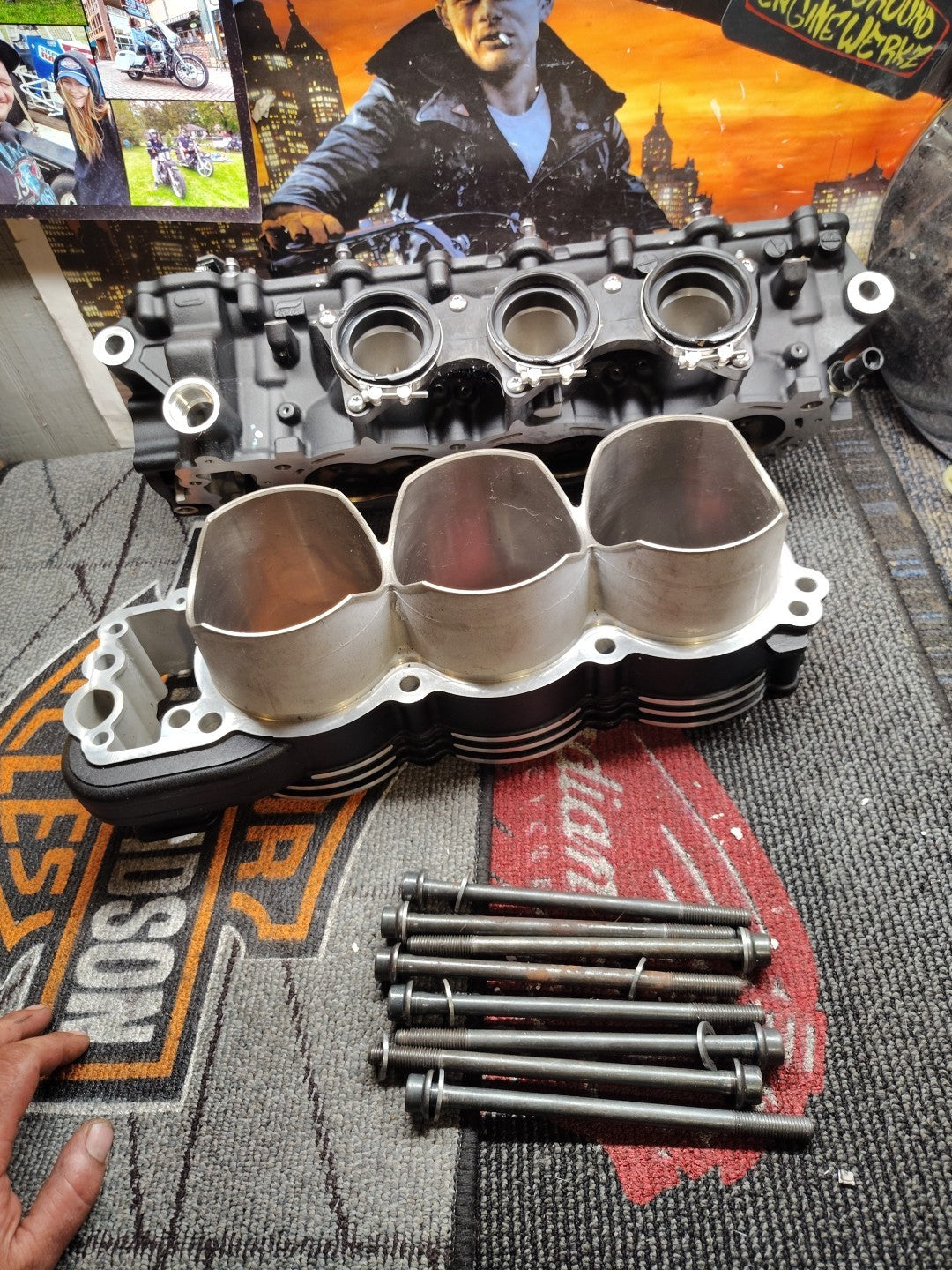 Triumph Speed Triple 1200 RS RR 2021 engine cylinder barrel piston pistons