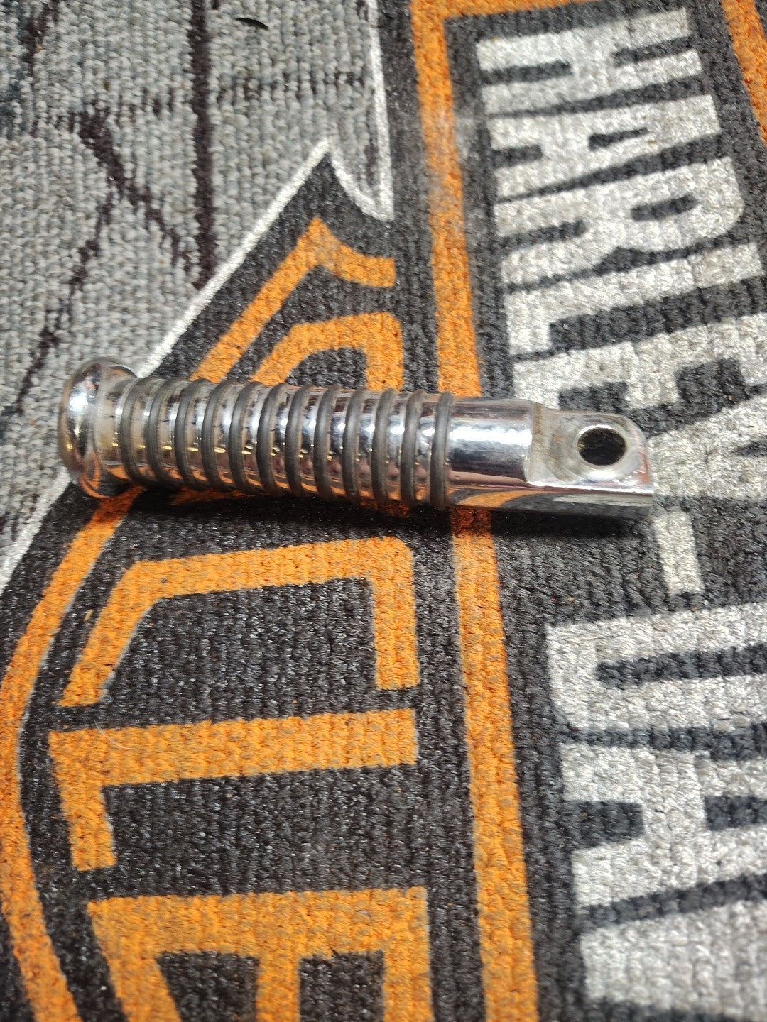 Harley Davidson Chrome Rubber O-Ring Grip RightPeg Male Mount Foot Peg Genuine