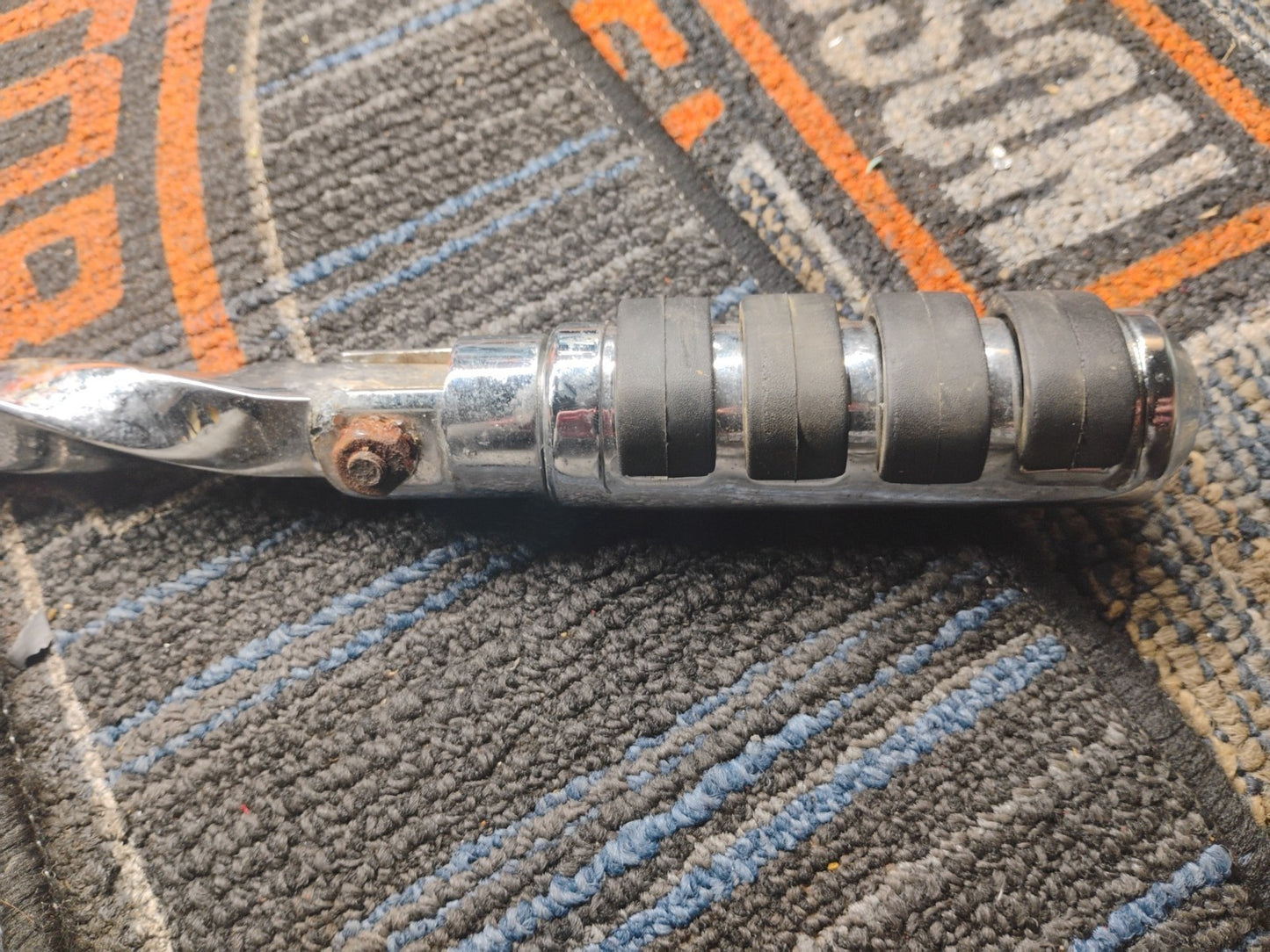 UNIVERSAL VINTAGE HWY PEGS TWISTED CHROME CHOPPER CUSTOM HARLEY HONDA 