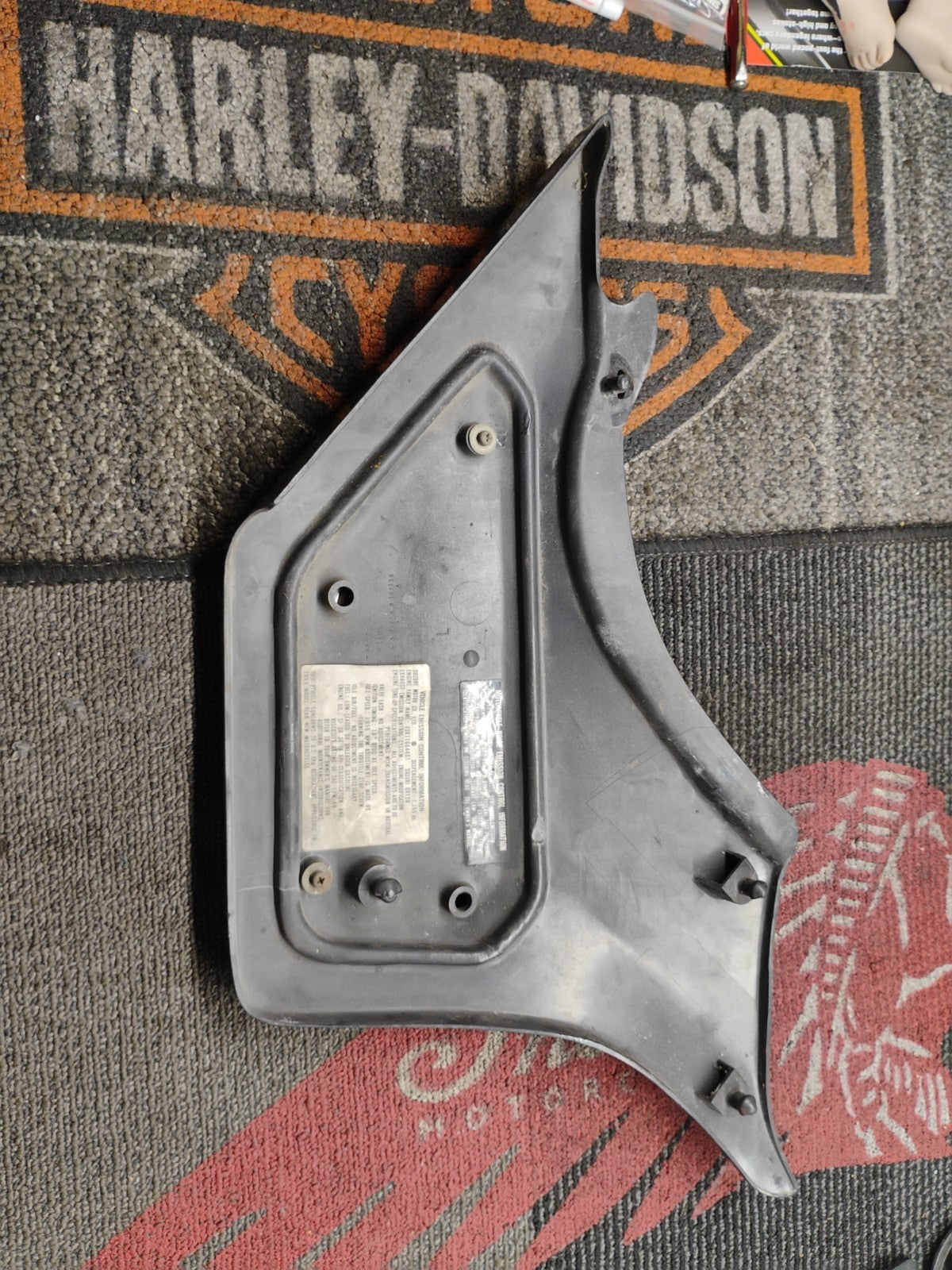  1985-86 SUZUKI MADURA GV1200 RIGHT & LEFT SIDE FRAME COVERS MAROON 