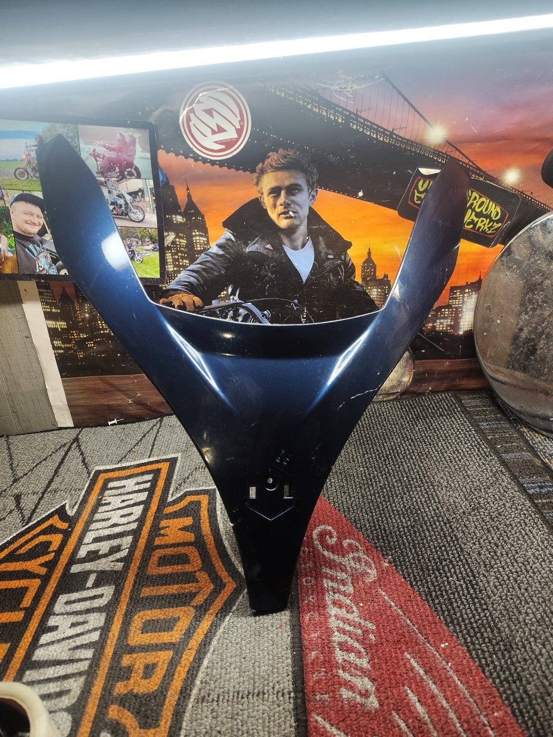 PIAGGIO MP3 125 - 500 Front shield upper fairing cover badge 624432