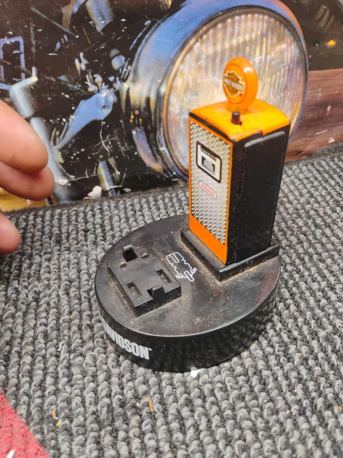 "Harley-Davidson" Radio Control Motorcycle Docking Charger  VRSCA V-ROD 49MHZ
