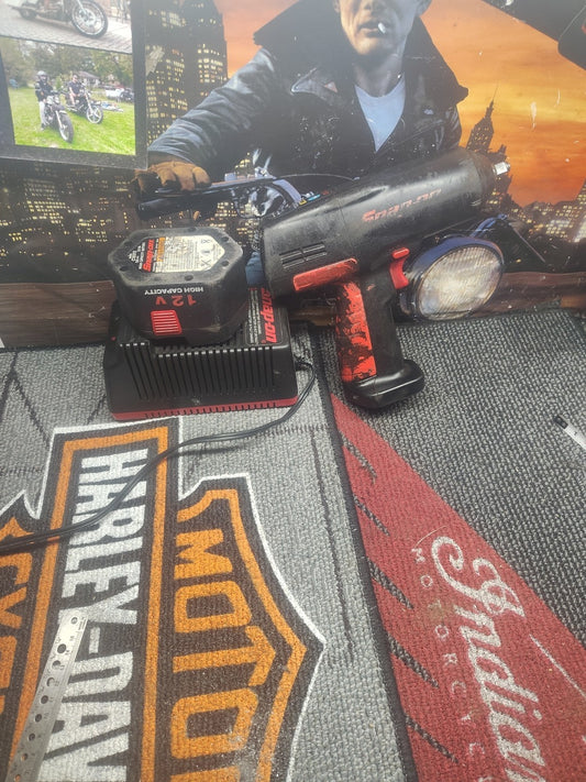 Snap on CT 3850 cordless impact needs batteries