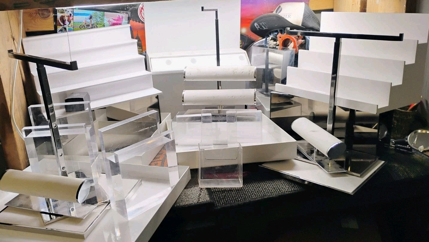  Luxury Watch,Jewelry,Perfume Michael Kors Chippenhook Fixture Store Display