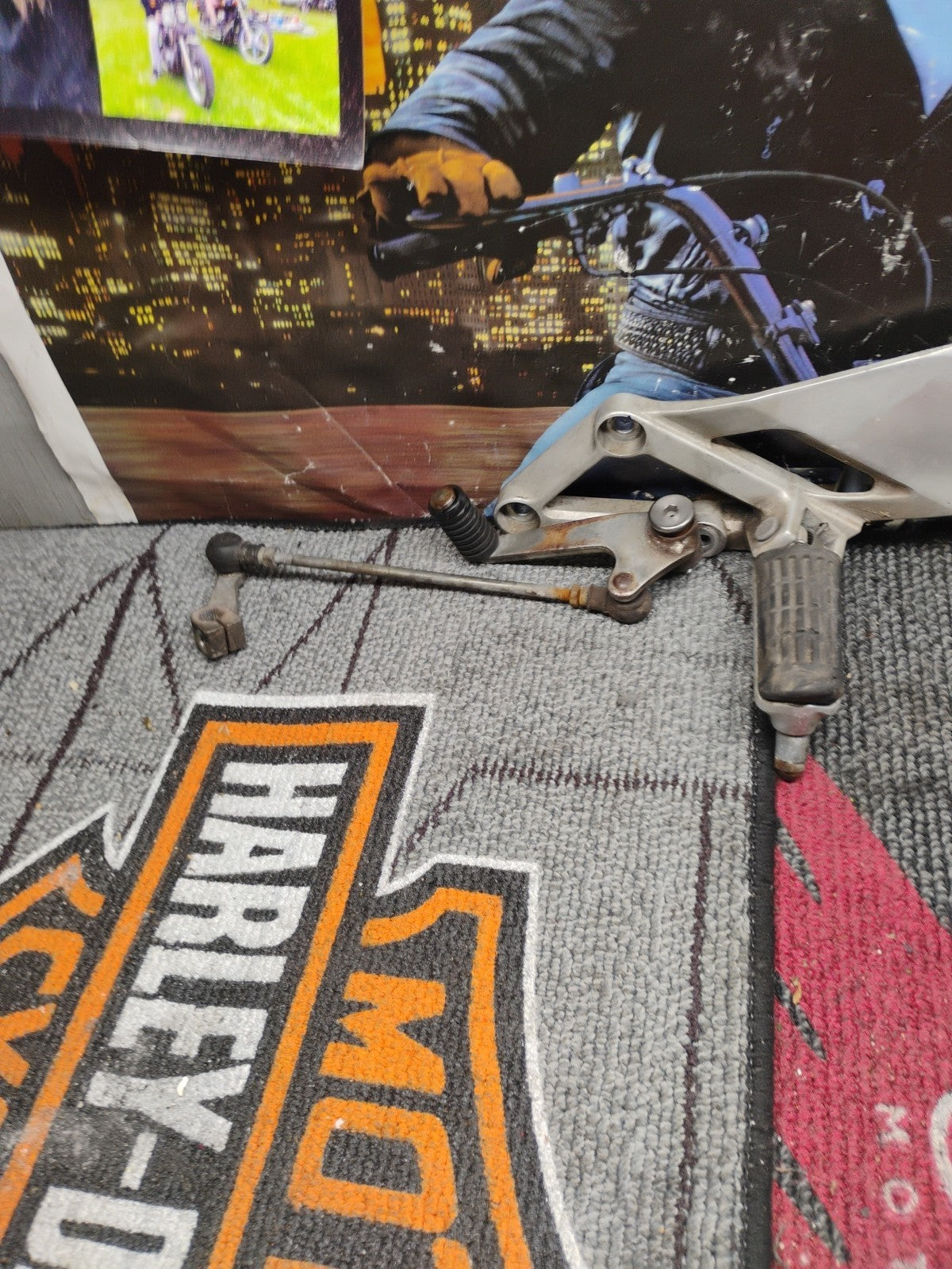 1991 Honda CBR600 F2 CBR 600 600F2 CBR600F Foot Peg Pedal Mount Left Shifter I12