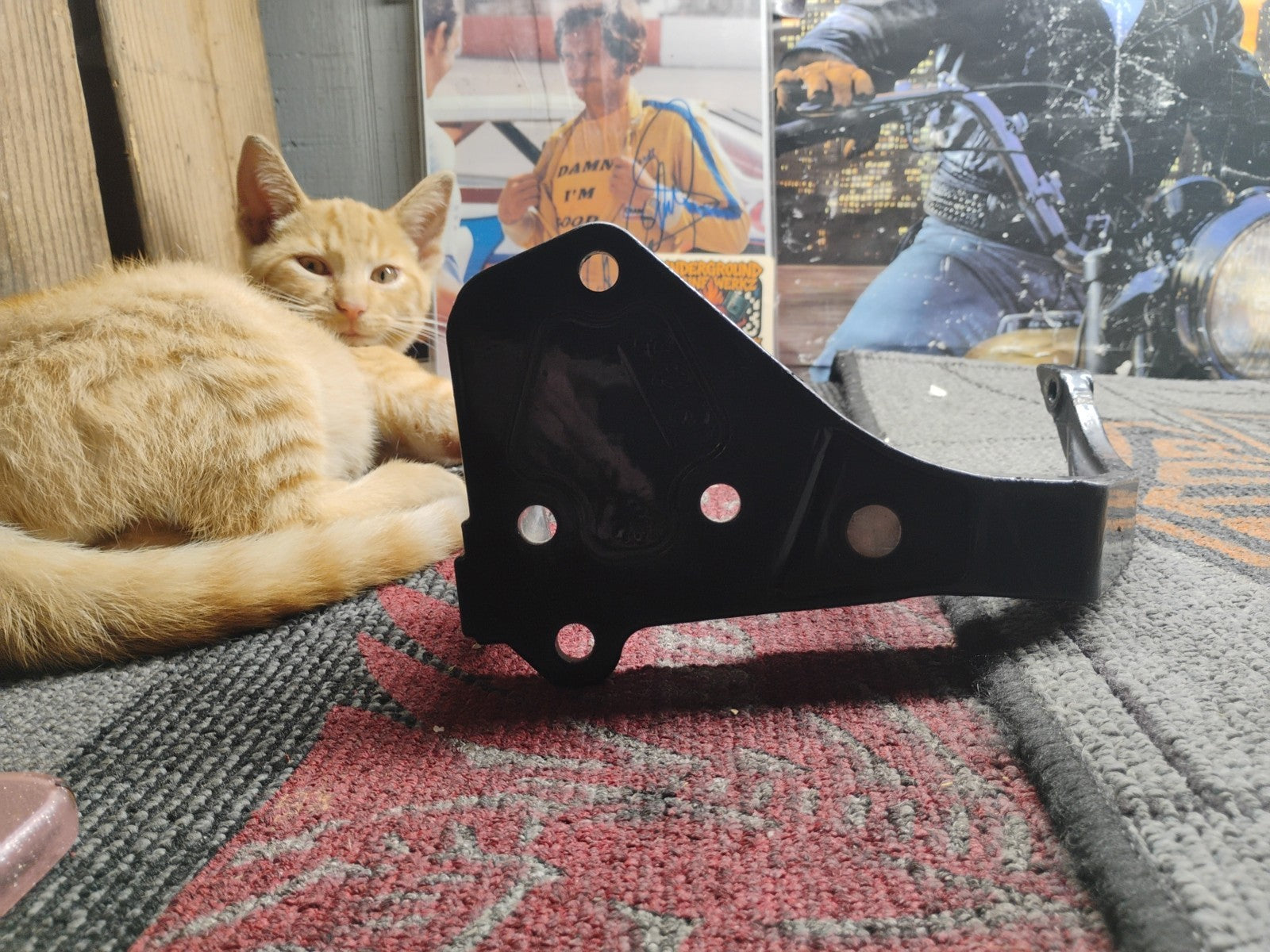 1453 00 HARLEY-DAVIDSON SOFTAIL HERITAGE RIGHT FOOT REST FOOTBOARD BRACKET