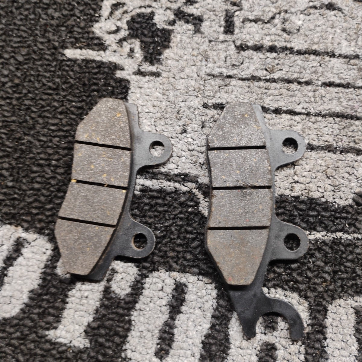 REAR BRAKE PADS FOR KAWASAKI NINJA 250R EX250 2008-12 / NINJA 300 EX300A 2013-17
