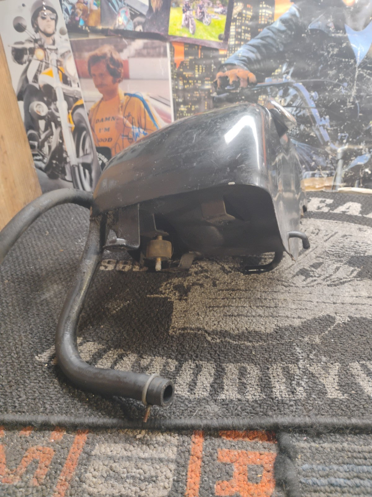 1991-2003 Harley Davidson XL883 883 XL883R Oil Reservoir Tank W/Gauge OEM Black