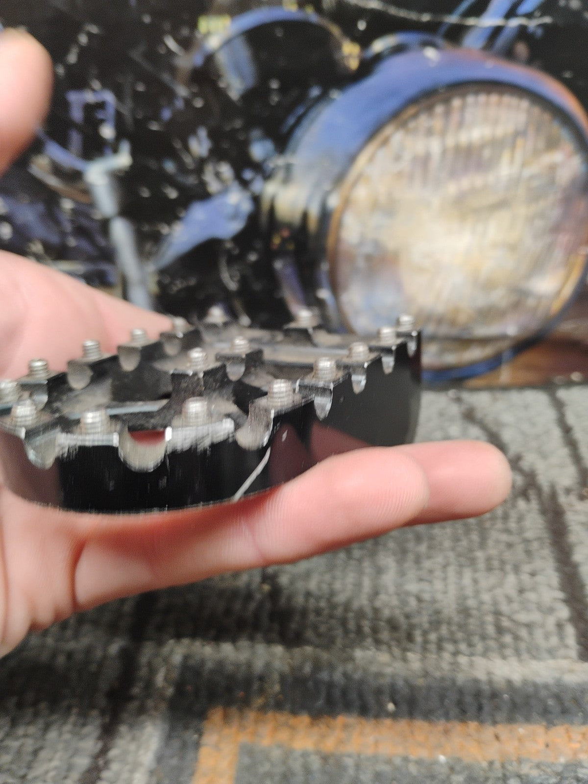 Wide Fat Foot Peg For Harley Dyna Sportster XL Bobber MX Style Black Iron 883