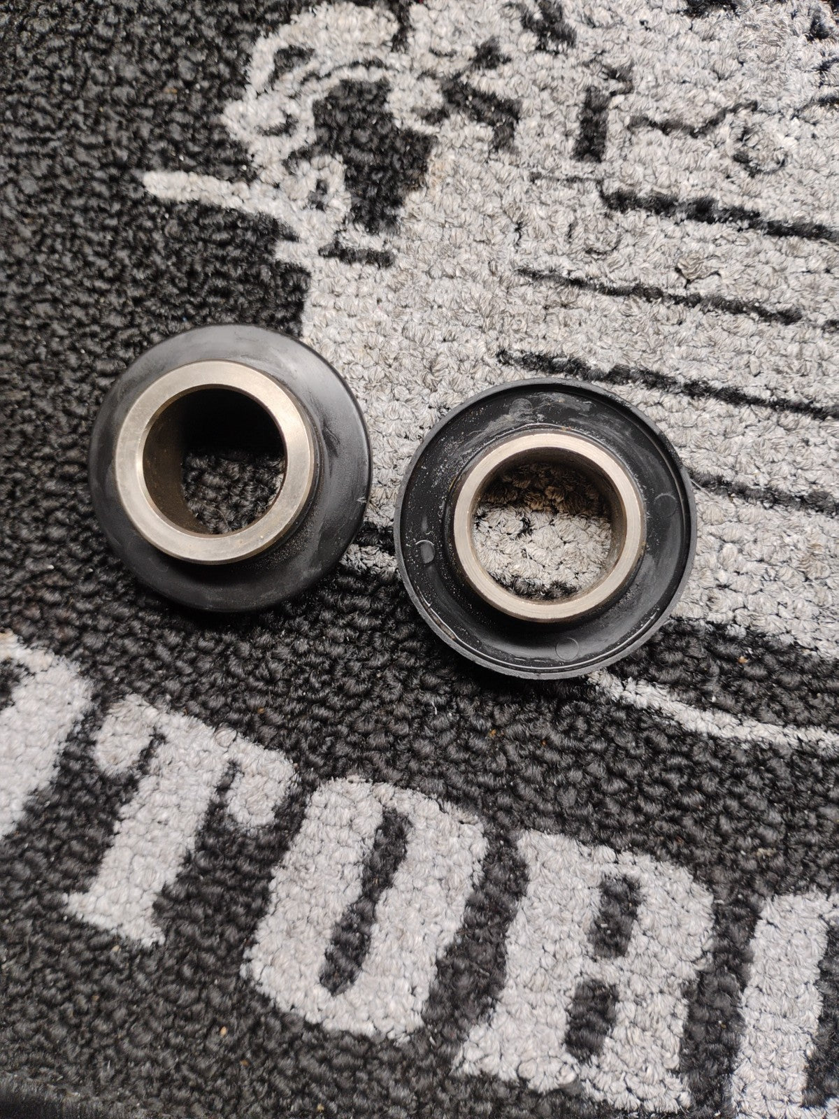 2005 2006 2007 07 08 YAMAHA R1 YZF 1000 OEM FRONT WHEEL SPACERS RIM DAMPER Y118