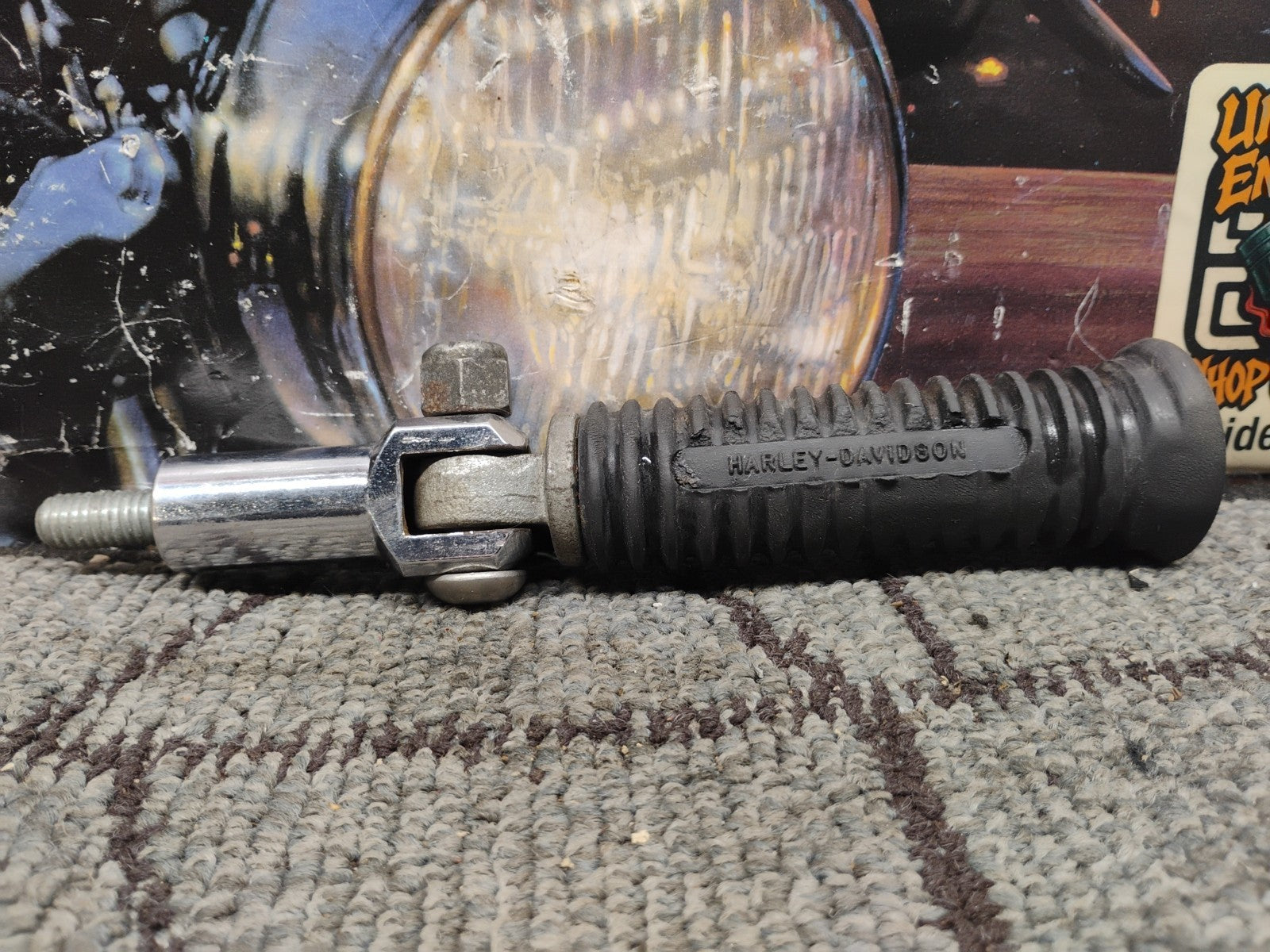 2000-2006 HARLEY-DAVIDSON SOFTAIL FXST Left Rear Passenger Foot Peg