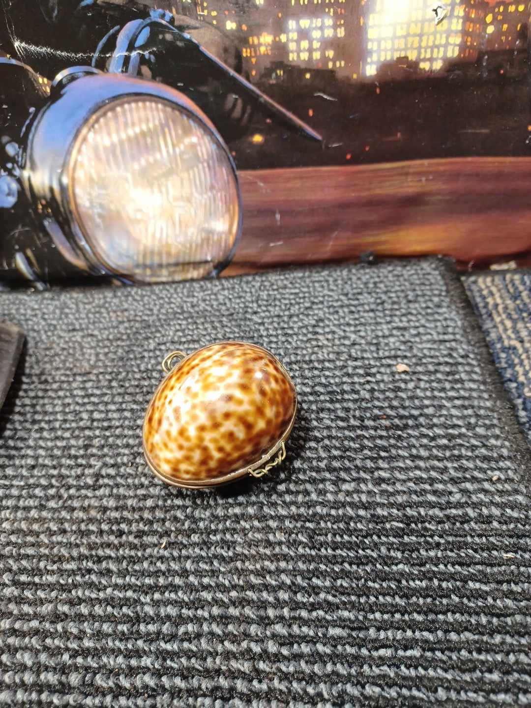 Cowrie Shell Trinket Box Brass Hinged Seashell Jewelry Egg 2.5"