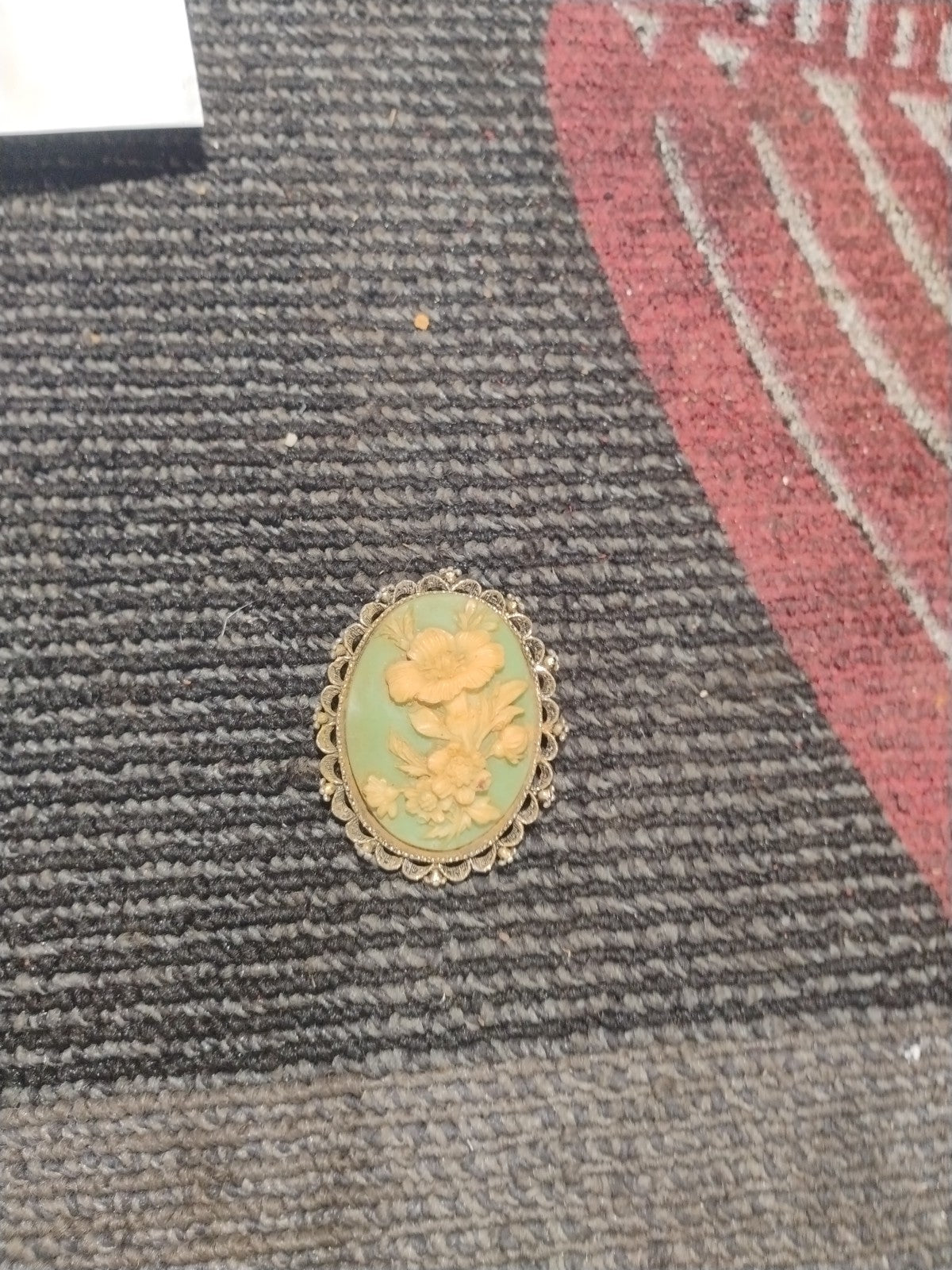 Vintage Gerrys Floral Cameo Pendant Brooch