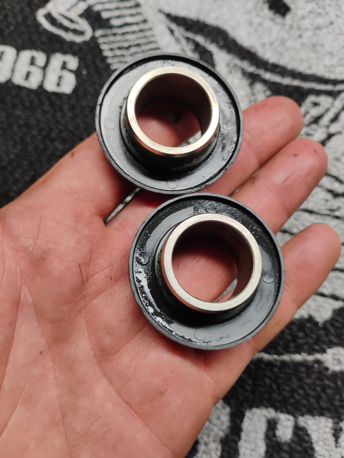 2005 2006 2007 07 08 YAMAHA R1 YZF 1000 OEM FRONT WHEEL SPACERS RIM DAMPER Y118