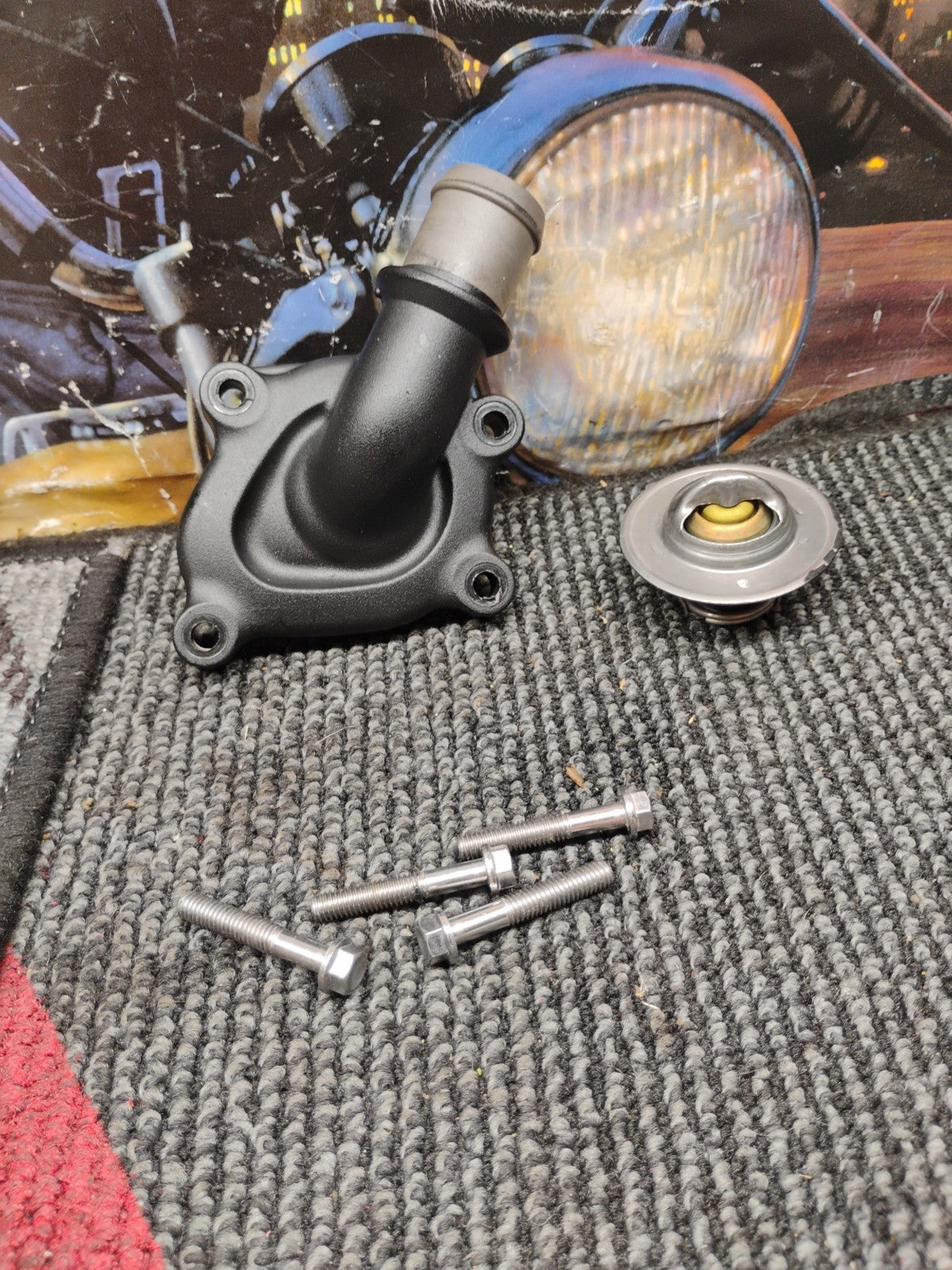 21 Triumph Rocket III 3 GT 2500 thermostat housing cover