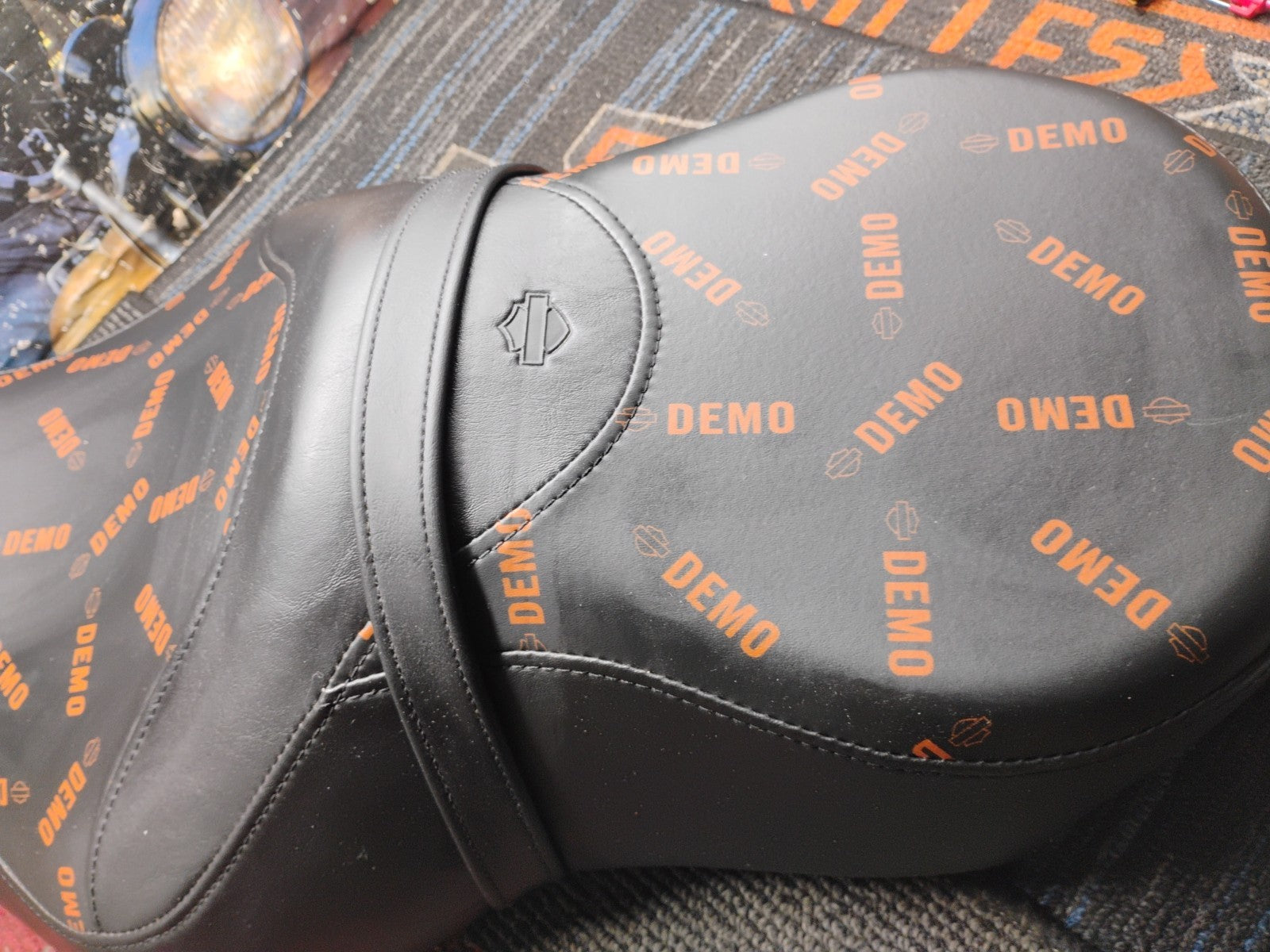 DEALER DEMO HARLEY '07-09 XL SPORTSTER REDUCED REACH SEAT