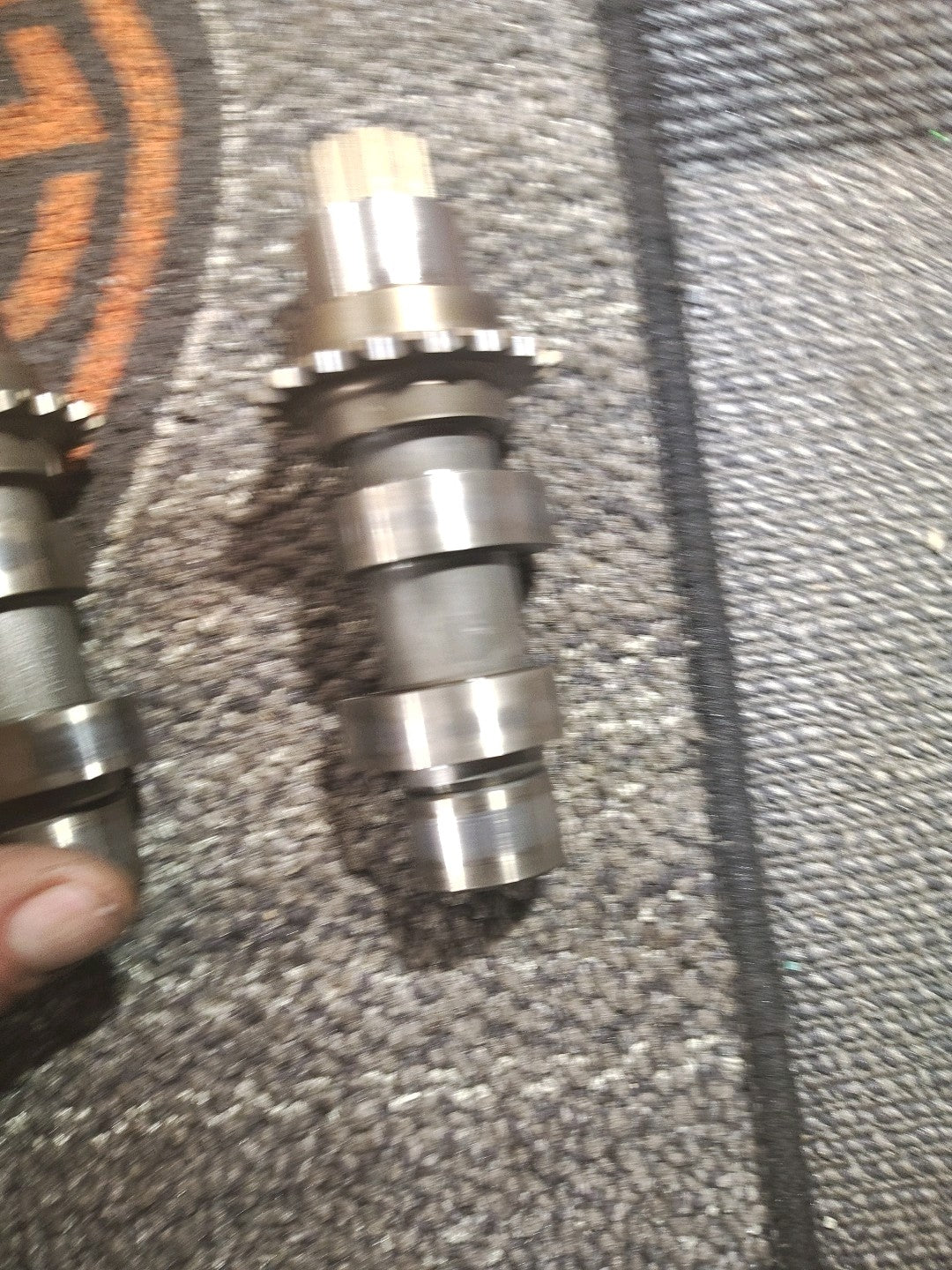 OEM Harley-Davidson Stock Twin Camshafts 2561707a / 2558907a