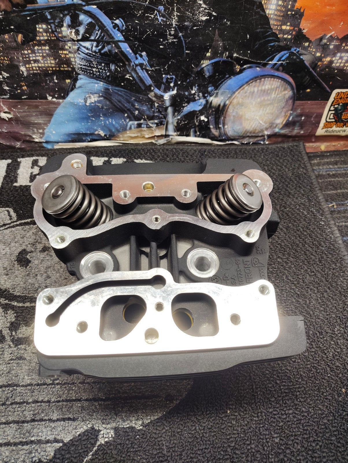 2004 Harley Davidson Road King FLHRSI Front & Rear  Cylinder Head Assembly