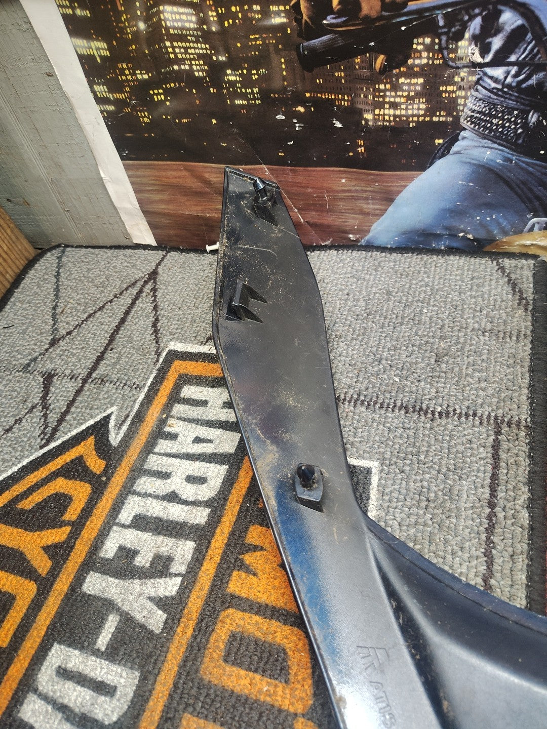 PIAGGIO MP3 125 - 500 Front shield upper fairing cover badge 624432