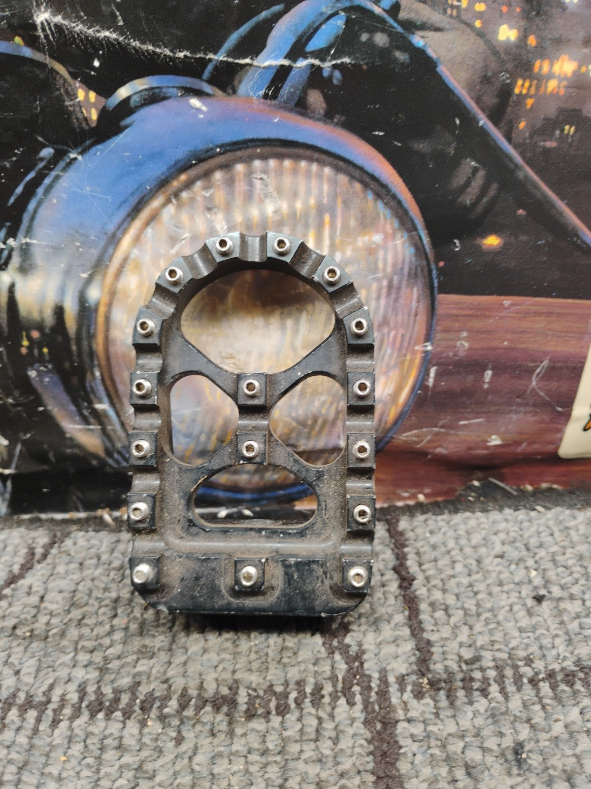 Wide Fat Foot Peg For Harley Dyna Sportster XL Bobber MX Style Black Iron 883