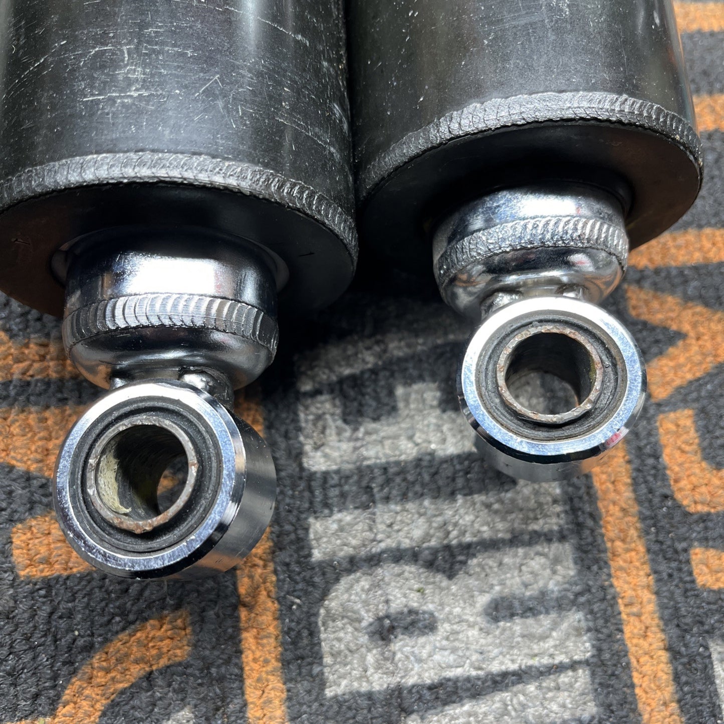 Stock OEM Shocks Harley Softail Heritage Fatboy Springer SHOWA 2000 Factory