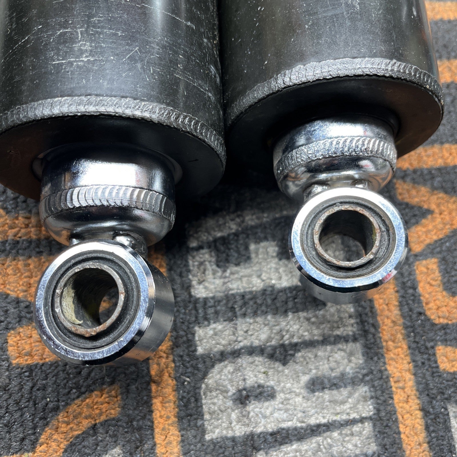 Stock OEM Shocks Harley Softail Heritage Fatboy Springer SHOWA 2000 Factory