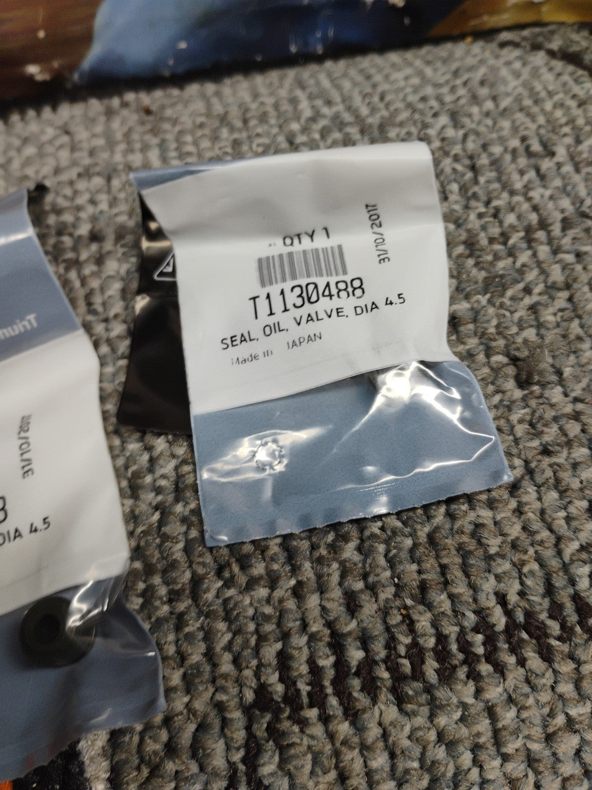 2006 To 2017 Triumph Key 1130488 Seal Oil Valve Diameter 4.5