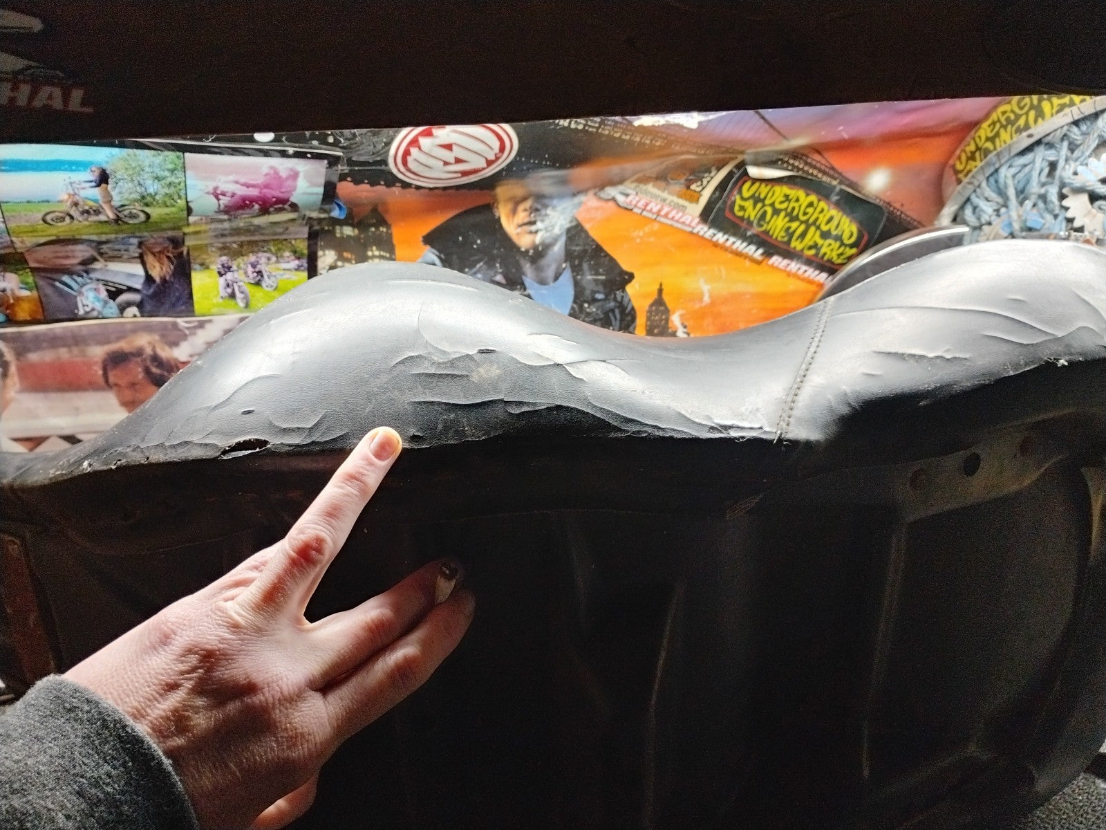 OEM HARLEY DAVIDSON TOURING SEAT PN 52151-83 - 86