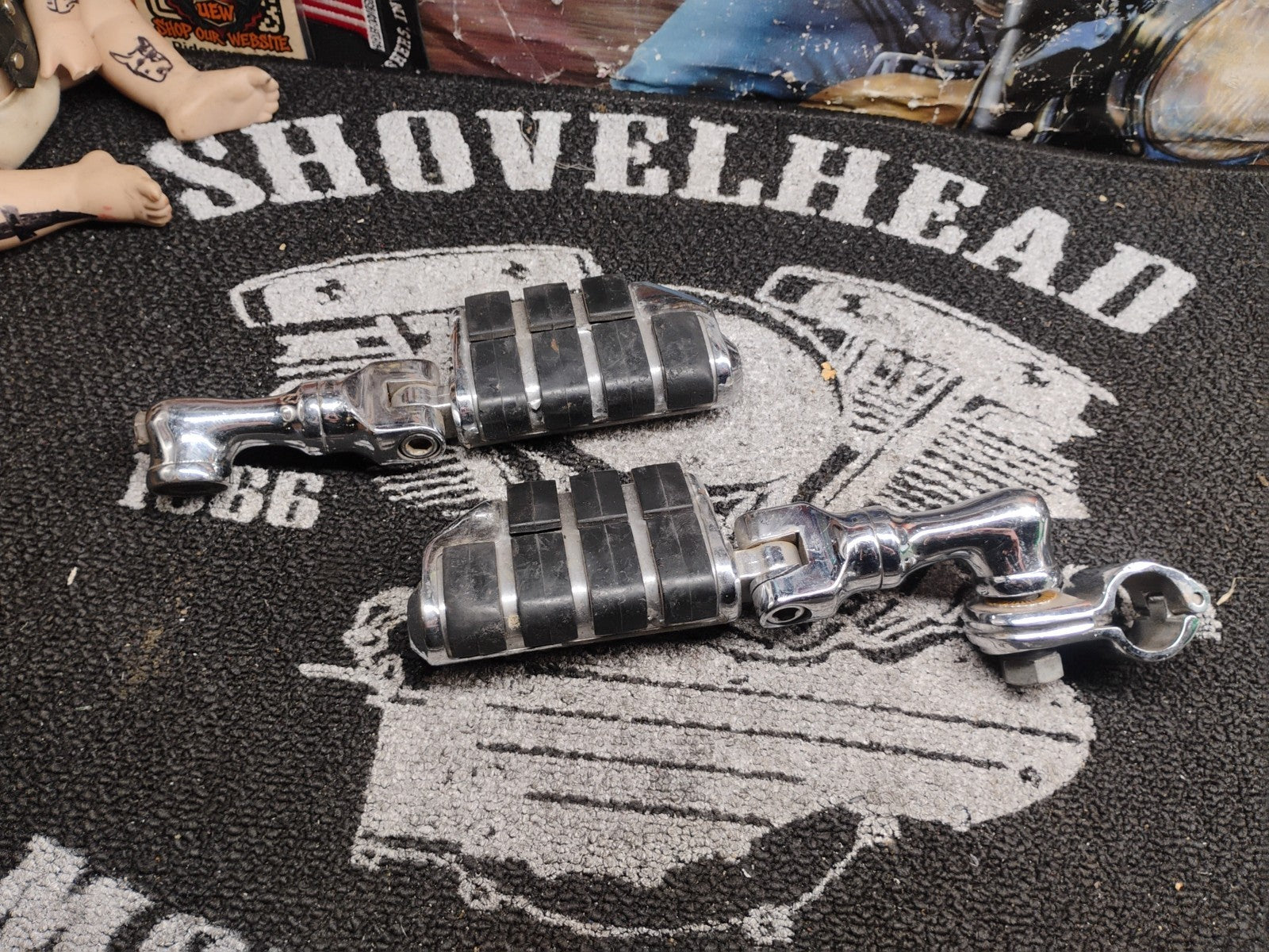 Chrome Highway Pegs w/ Clamps ISO Style Harley Touring Softail Dyna Engine Guard