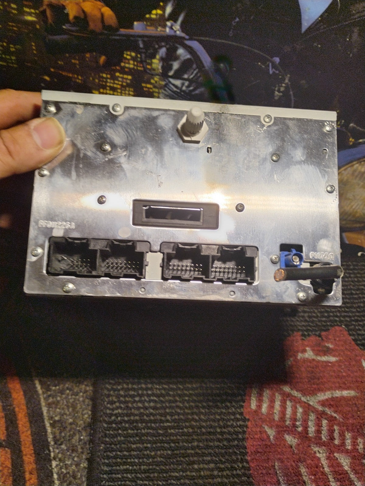 2010-2011 GMC SIERRA 1500/2500/3500 RADIO RECEIVER; PART# 20883056;(UNTESTED)