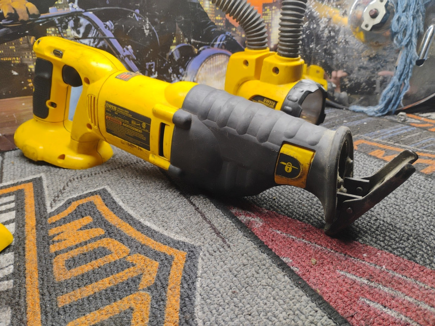 DEWALT 18V POWER TOOLS LOT OF 4 +CHARGER NO BATTERY