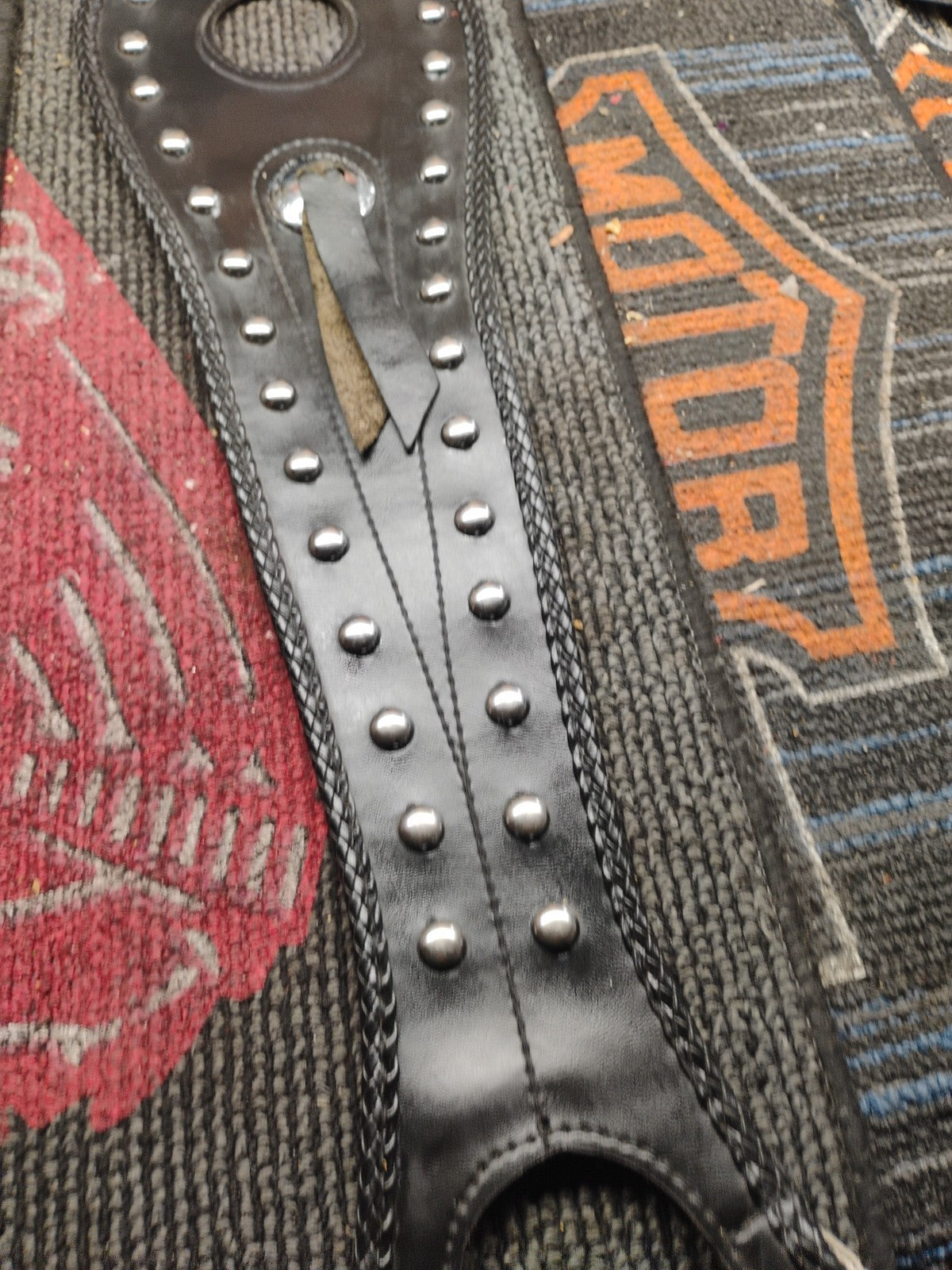 04-19 Harley Davidson Sportster Mustang Tank Bib 