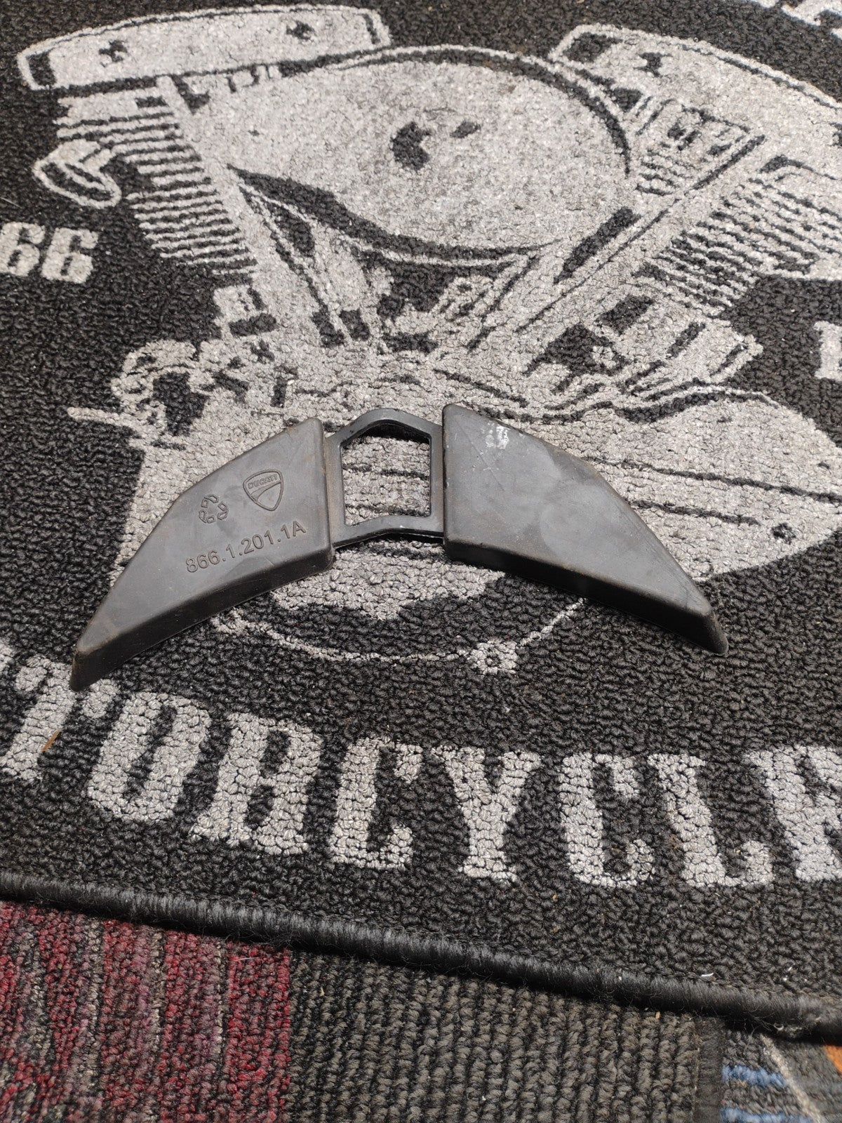 2013 DUCATI Multistrada rubber pad front plate accessory GIVI top case 86612011A
