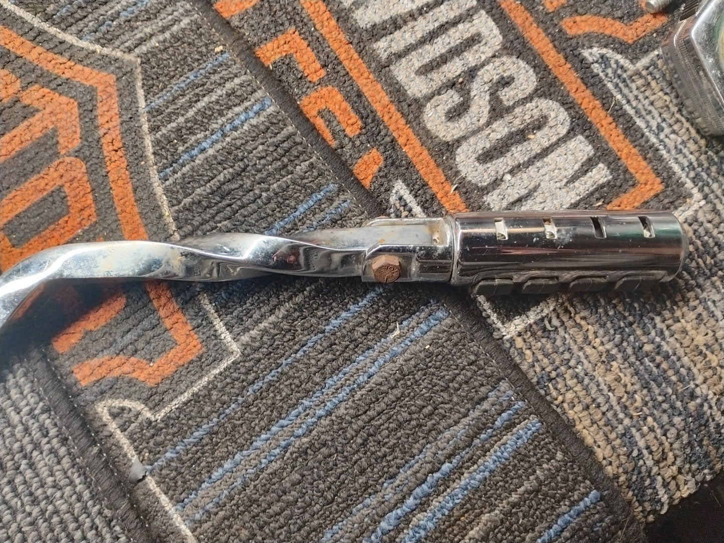 UNIVERSAL VINTAGE HWY PEGS TWISTED CHROME CHOPPER CUSTOM HARLEY HONDA 